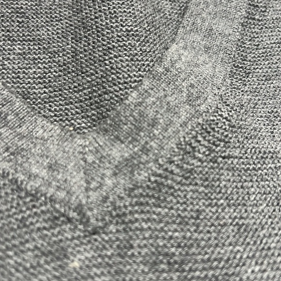 Izod Charcoal Gray 100% Cotton V Neck Sweater Men’d Size Small - Picture 5 of 10